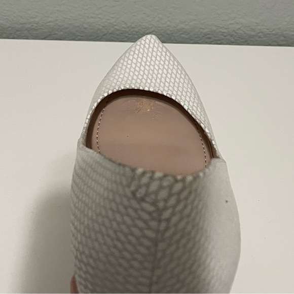 BCBG Generation white heels - Picture 6 of 8